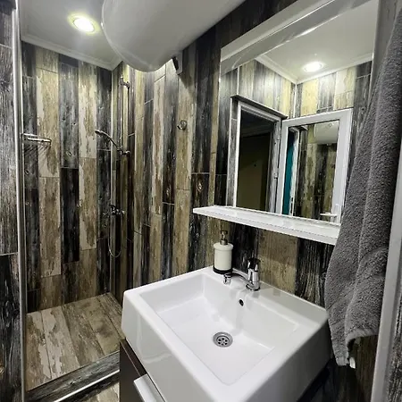 Apartamento Flower House 7 *